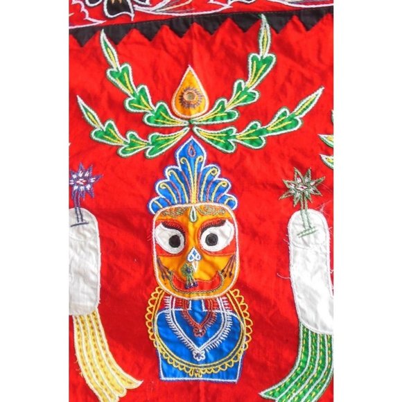Hand Sewn Pipili Chandua Applique Wall Hanging Depicting Lord Jagannath and Othe - Picture 4 of 10